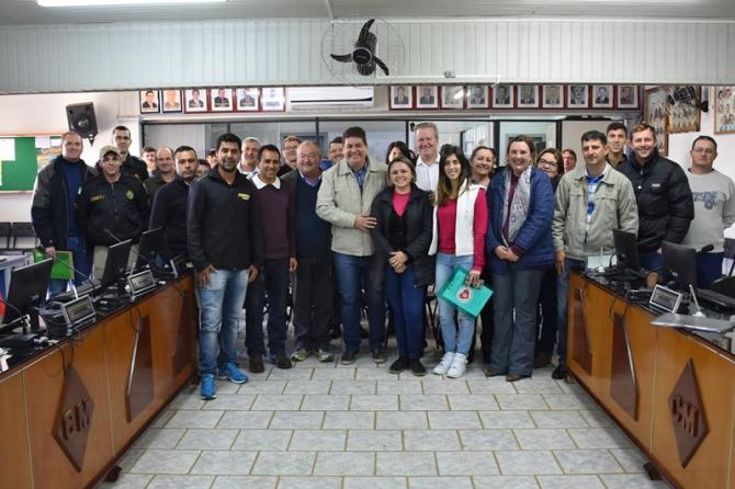 Vereadores e deputado Luís Corti reúnem-se com associações do município